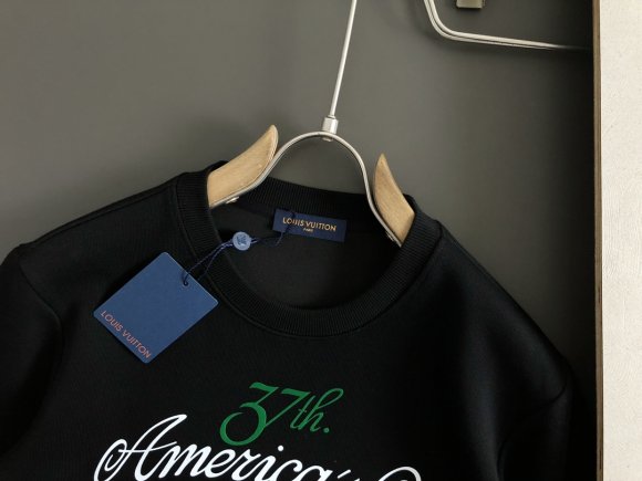 Louis Vuitton - Мужская кофта свитер DF_1401LV10