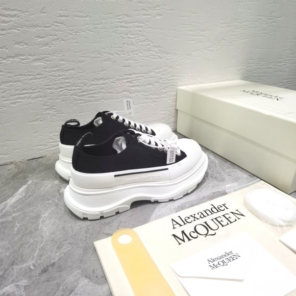 Alexander McQueen Женские кеды MO_2012AM1 Alexander McQueen Женские кеды MO_2012AM1