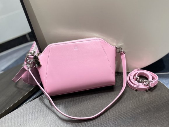 Givenchy XS Antigona Женская сумка мессендер GI_0802GI3 Givenchy XS Antigona Женская сумка мессендер GI_0802GI3