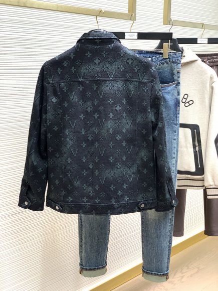 Louis Vuitton - Мужская джинсовая куртка TI_0709LV10 Louis Vuitton - Мужская джинсовая куртка TI_0709LV10