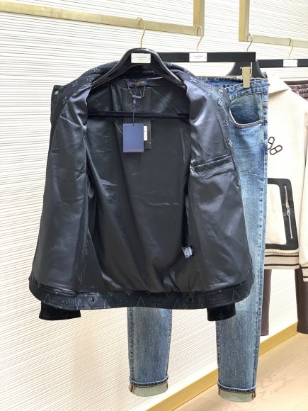 Louis Vuitton - Мужская джинсовая куртка TI_0709LV10 Louis Vuitton - Мужская джинсовая куртка TI_0709LV10