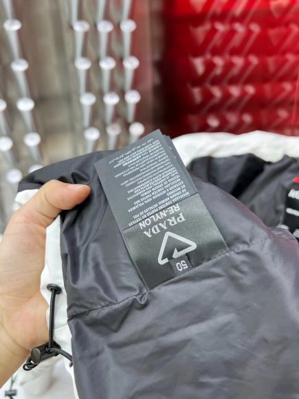 Prada - Мужская куртка пуховик SAD_3011PR1 Prada - Мужская куртка пуховик SAD_3011PR1