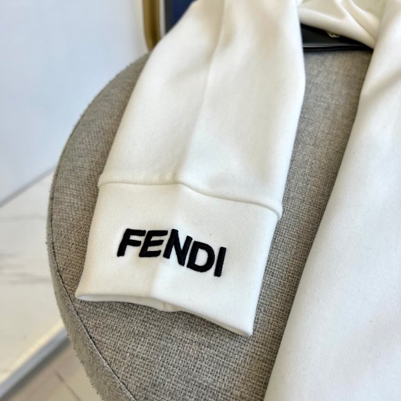 Fendi - Мужская кофта лонгcлив DZ_1412FE10 Fendi - Мужская кофта лонгcлив DZ_1412FE10