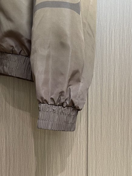 Louis Vuitton - Мужская куртка ветровка DZ_2810LV9