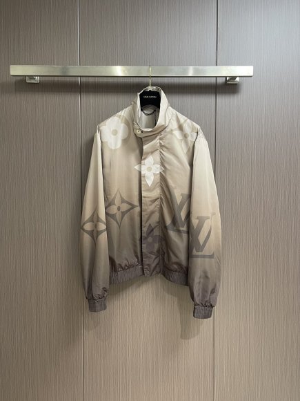 Louis Vuitton - Мужская куртка ветровка DZ_2810LV9