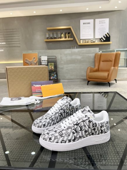 Louis Vuitton - Мужские кроссовки RU_2706LV2