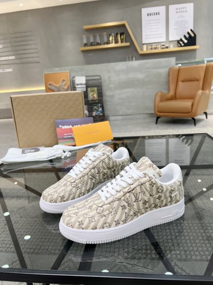 Louis Vuitton - Мужские кроссовки RU_2706LV2