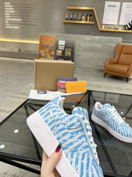 Louis Vuitton - Мужские кроссовки RU_2706LV2