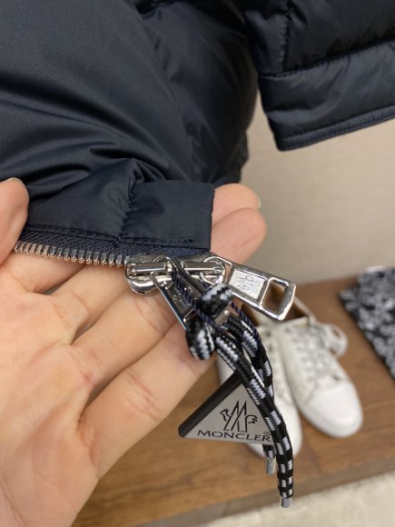 Moncler - Мужская куртка пуховик DZ_1011MO3 Moncler - Мужская куртка пуховик DZ_1011MO3