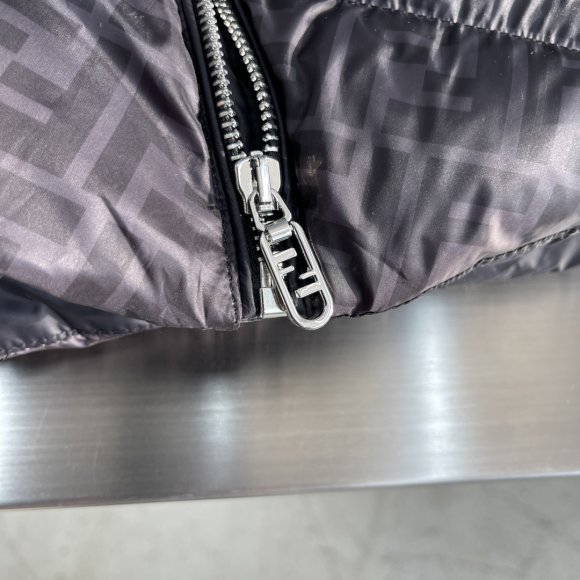 Fendi - Мужская куртка пуховик DZ_1201FE3