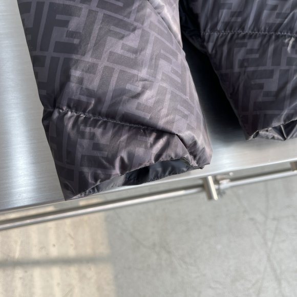 Fendi - Мужская куртка пуховик DZ_1201FE3