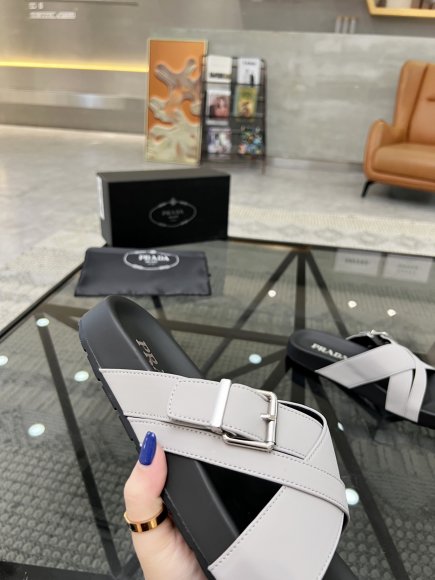 Prada - Мужские шлепанцы RU_3005PR1 Prada - Мужские шлепанцы RU_3005PR1