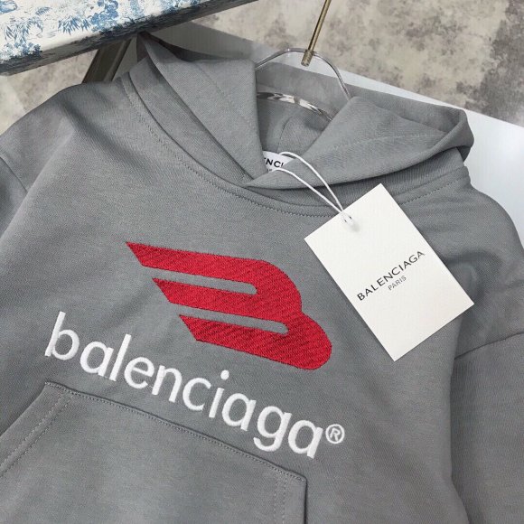 Balenciaga - Детский спортивный костюм DW_0112BA2 Balenciaga - Детский спортивный костюм DW_0112BA2