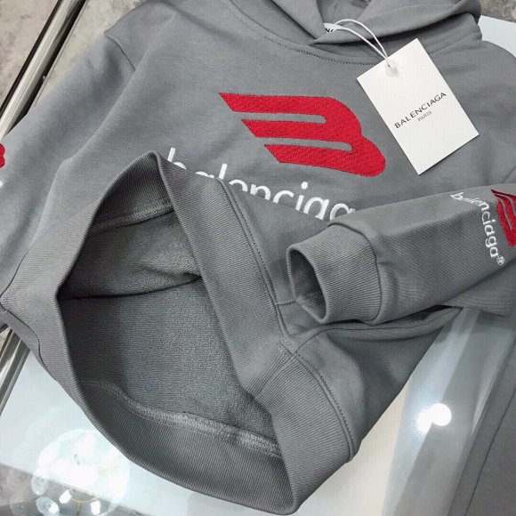 Balenciaga - Детский спортивный костюм DW_0112BA2 Balenciaga - Детский спортивный костюм DW_0112BA2