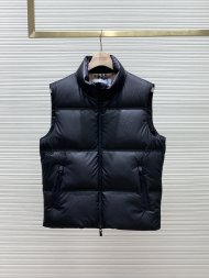 Burberry - Мужской жилет пуховик TI_2511BU10