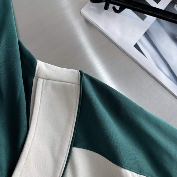 Gucci - Мужская спортивная куртка ветровка TJ_2808GU2 Gucci - Мужская спортивная куртка ветровка TJ_2808GU2