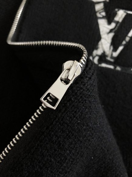 Louis Vuitton - Мужская кофта кардиган DZ_1412LV15 Louis Vuitton - Мужская кофта кардиган DZ_1412LV15