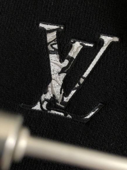 Louis Vuitton - Мужская кофта кардиган DZ_1412LV15 Louis Vuitton - Мужская кофта кардиган DZ_1412LV15