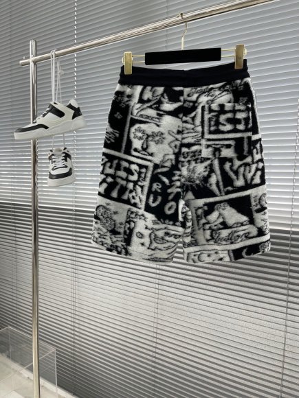 Louis Vuitton - Мужские флисовые шорты TJ_1303LV11 Louis Vuitton - Мужские флисовые шорты TJ_1303LV11