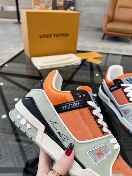 Louis Vuitton - Мужские кроссовки RU_2909LV1 Louis Vuitton - Мужские кроссовки RU_2909LV1