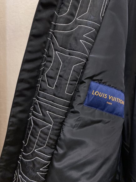 Louis Vuitton Snow - Мужская стеганная куртка DZ_1011LV8 Louis Vuitton Snow - Мужская стеганная куртка DZ_1011LV8