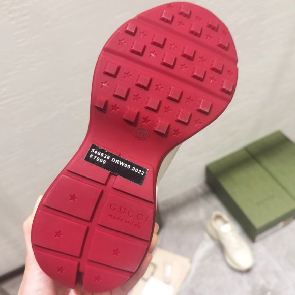 Gucci Rhyton Женские кроссовки MO_1409GU1W