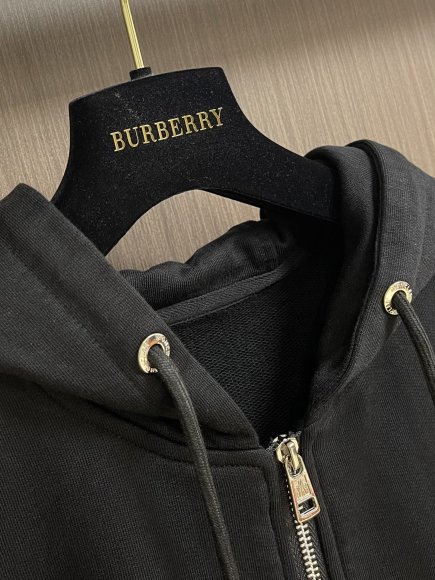 Moncler - Мужской спортивный костюм DZ_0908MO11 Moncler - Мужской спортивный костюм DZ_0908MO11