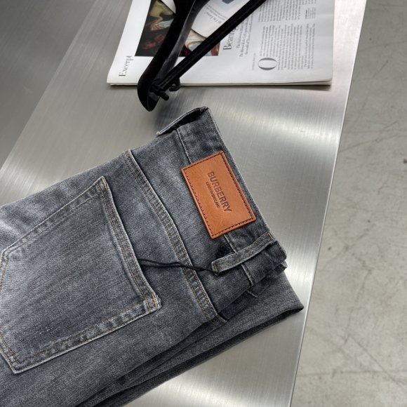 Burberry - Мужские штаны джинсы TJ_1303BU14
