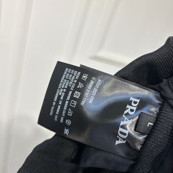 Prada - Мужские шорты KN_2406PR3 Prada - Мужские шорты KN_2406PR3