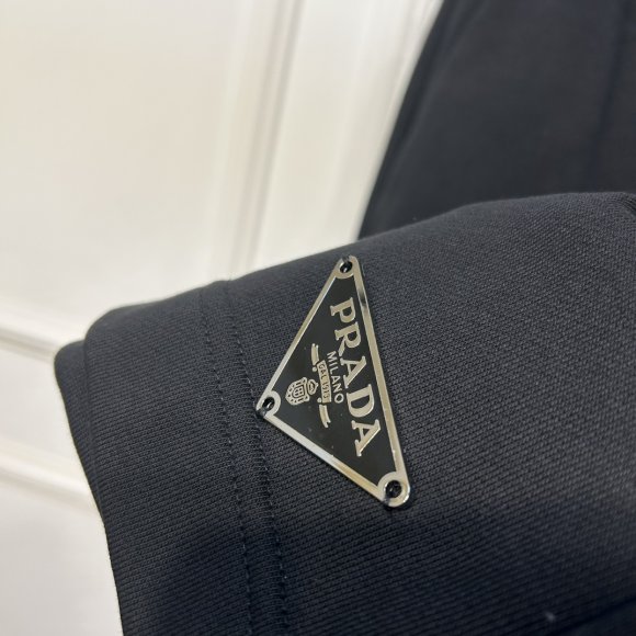 Prada - Мужские шорты KN_2406PR3 Prada - Мужские шорты KN_2406PR3