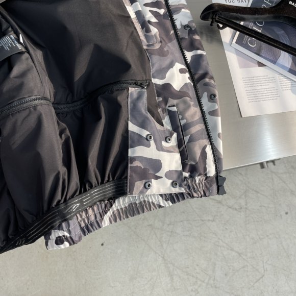 Balenciaga - Мужская лыжная куртка (костюм штаны) TJ_1012BA1 Balenciaga - Мужская лыжная куртка (костюм штаны) TJ_1012BA1