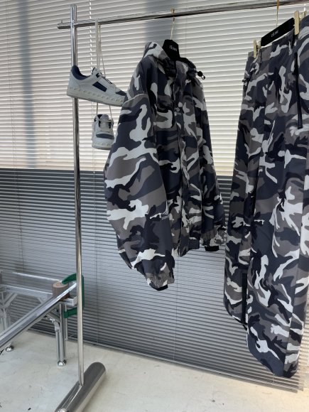 Balenciaga - Мужская лыжная куртка (костюм штаны) TJ_1012BA1 Balenciaga - Мужская лыжная куртка (костюм штаны) TJ_1012BA1