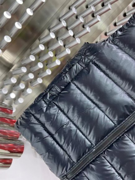 Canada Goose Мужской жилет пуховик SAD_2501CG7 Canada Goose Мужской жилет пуховик SAD_2501CG7