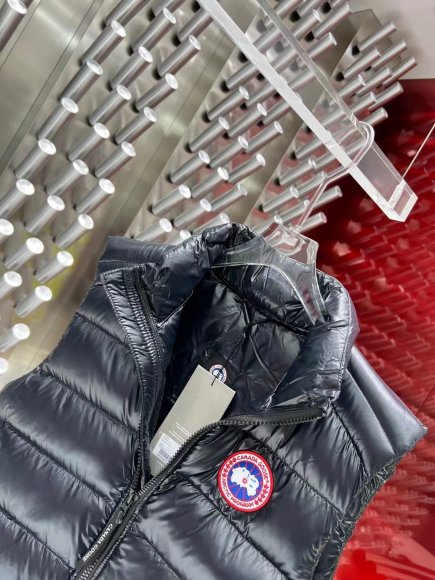Canada Goose Мужской жилет пуховик SAD_2501CG7 Canada Goose Мужской жилет пуховик SAD_2501CG7
