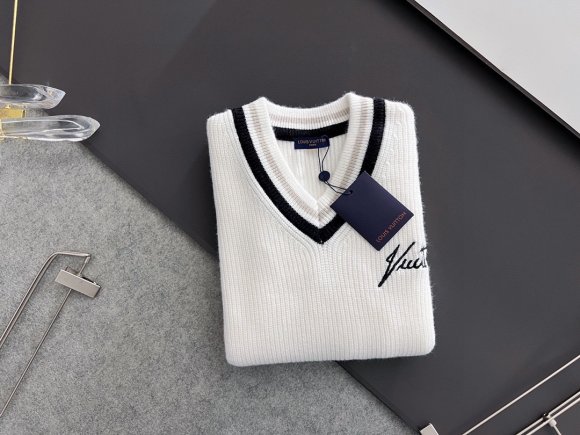 Louis Vuitton - Мужская кофта пуловер CF_2809LV2 Louis Vuitton - Мужская кофта пуловер CF_2809LV2