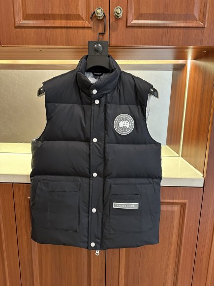 Canada Goose - Мужской жилет пуховик MI_1211CG9