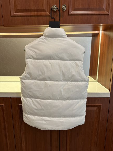 Canada Goose - Мужской жилет пуховик MI_1211CG9