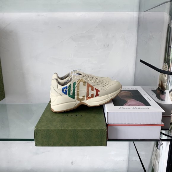 Gucci Rhyton Женские кроссовки MO_1509GU1W