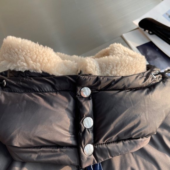 Moncler Oust - Мужской жилет пуховик AH_2610MO3 Moncler Oust - Мужской жилет пуховик AH_2610MO3