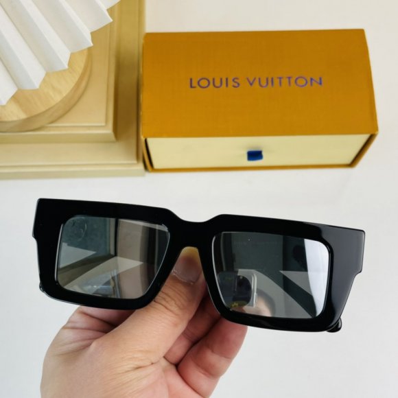 Louis Vuitton очки K2_2104LV1 Louis Vuitton очки K2_2104LV1