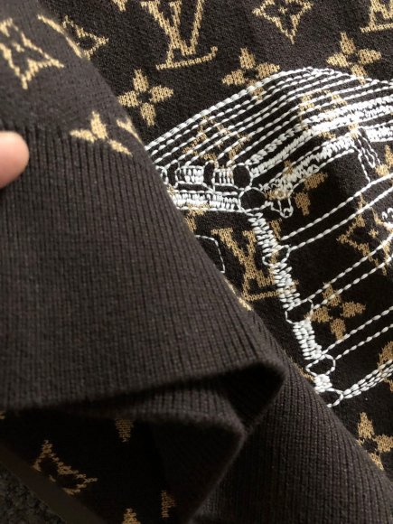 Louis Vuitton - Мужская кофта свитер AH_2809LV1 Louis Vuitton - Мужская кофта свитер AH_2809LV1