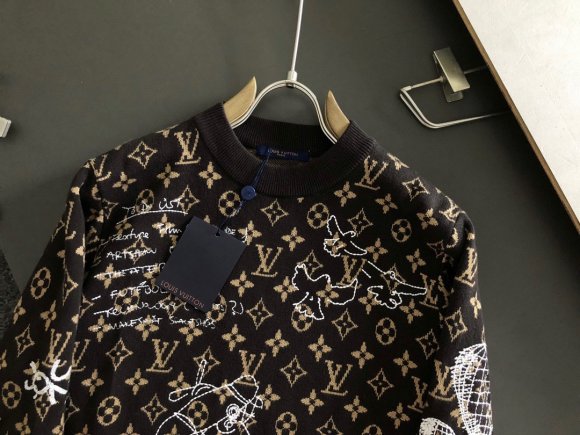 Louis Vuitton - Мужская кофта свитер AH_2809LV1 Louis Vuitton - Мужская кофта свитер AH_2809LV1