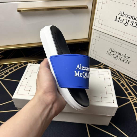 Alexander McQueen - Мужские шлепанцы сланцы GTL_1004AM6 Alexander McQueen - Мужские шлепанцы сланцы GTL_1004AM6