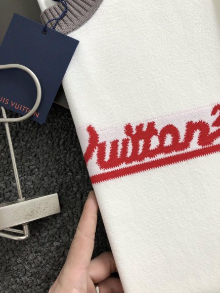 Louis Vuitton - Мужская трикотажная футболка майка DF_2407LV19 Louis Vuitton - Мужская трикотажная футболка майка DF_2407LV19