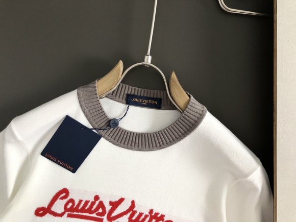 Louis Vuitton - Мужская трикотажная футболка майка DF_2407LV19 Louis Vuitton - Мужская трикотажная футболка майка DF_2407LV19