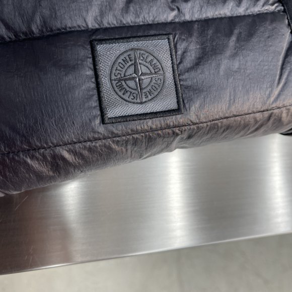 Stone Island - Мужской жилет пуховик TJ_1012SI6