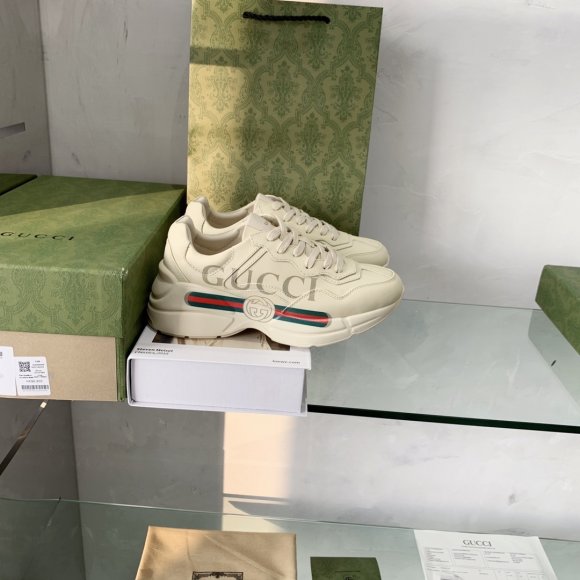 Gucci Rhyton Женские кроссовки MO_1509GU2W