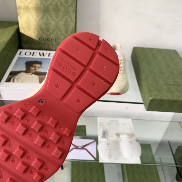 Gucci Rhyton Женские кроссовки MO_1509GU2W