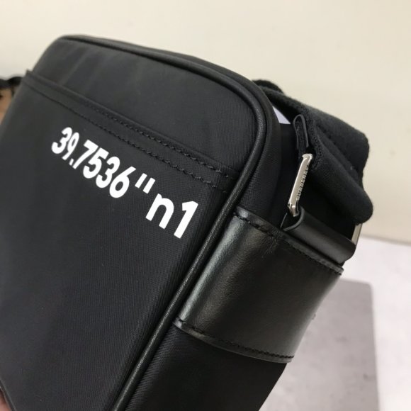 Burberry Сумка мессенджер BU1_2612BU3 Burberry Сумка мессенджер BU1_2612BU3