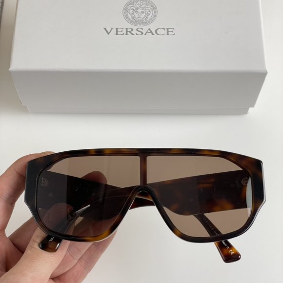 Versace - Солнцезащитные очки K2_2402VE11 Versace - Солнцезащитные очки K2_2402VE11